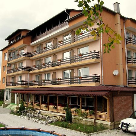 Family Hotel Lipite Tipcsenica Kültér fotó