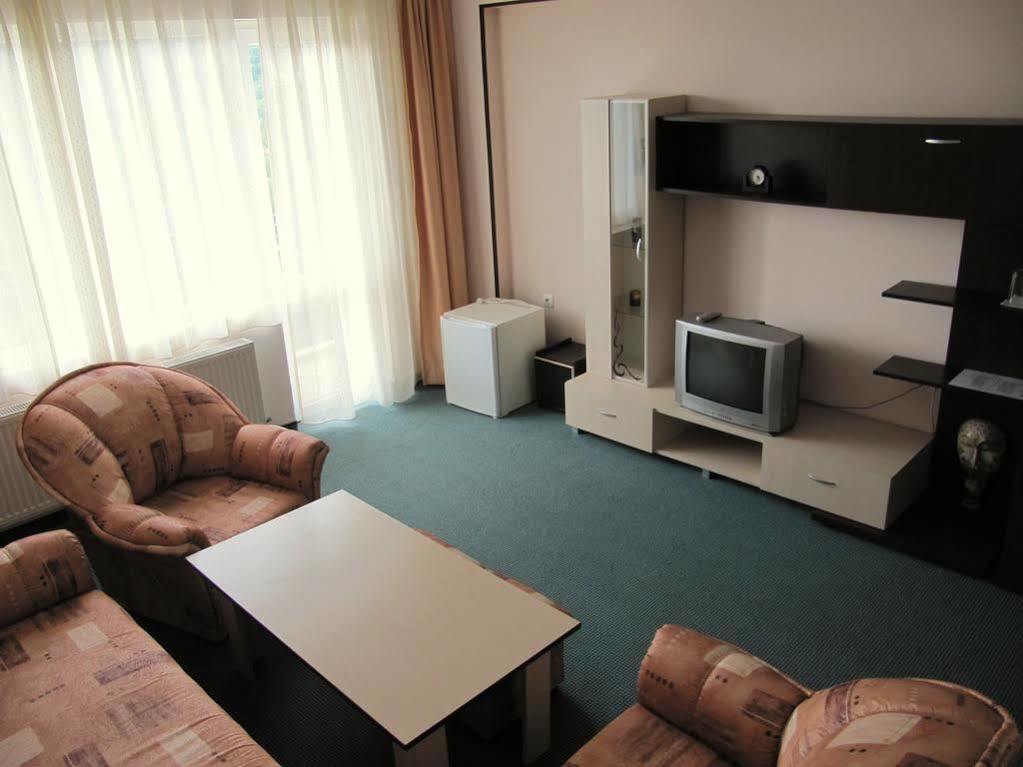Family Hotel Lipite Tipcsenica Kültér fotó