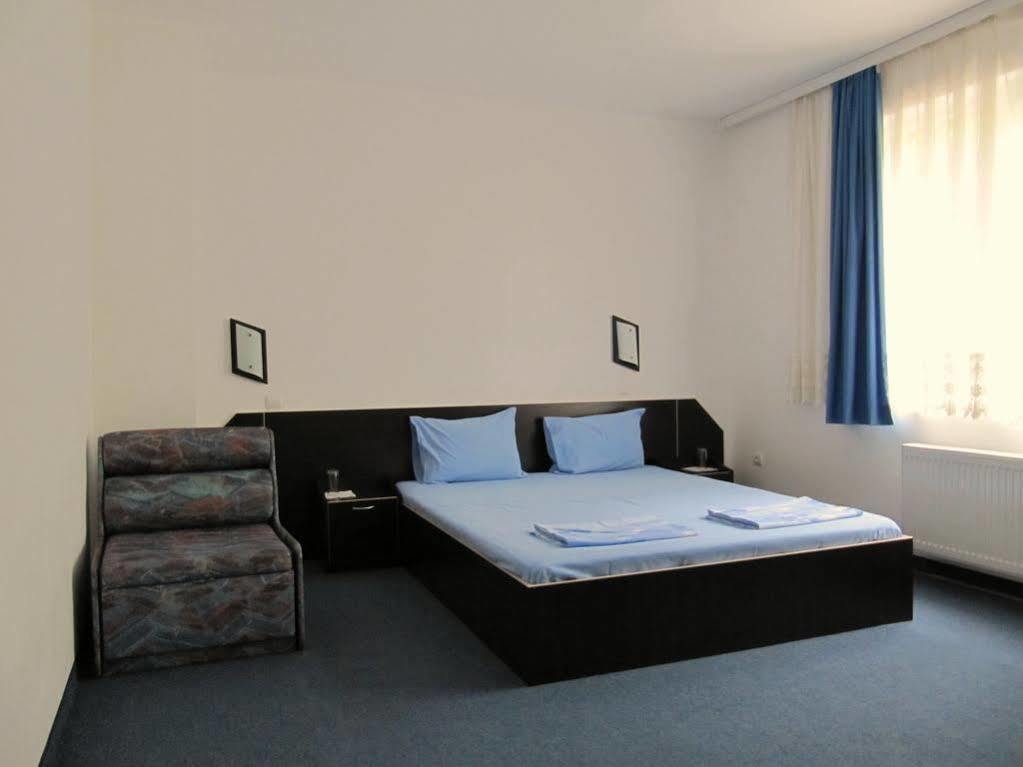 Family Hotel Lipite Tipcsenica Kültér fotó