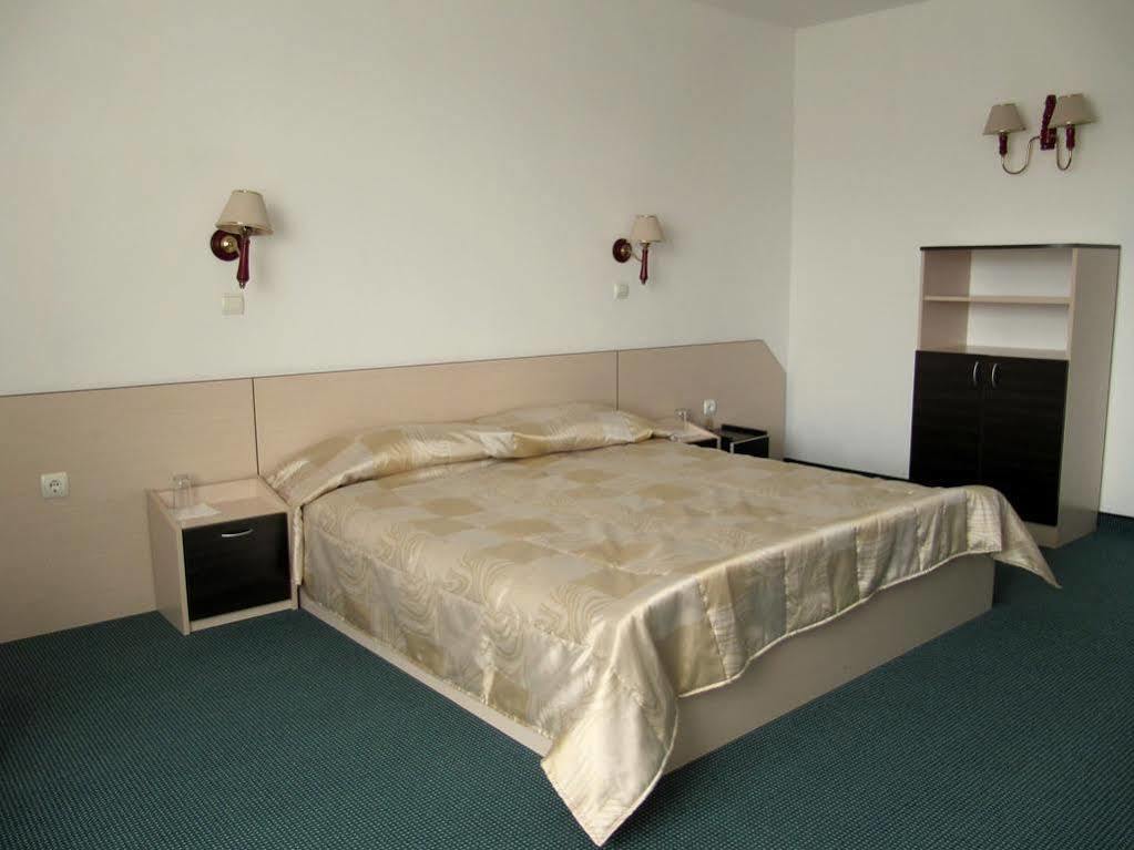 Family Hotel Lipite Tipcsenica Kültér fotó