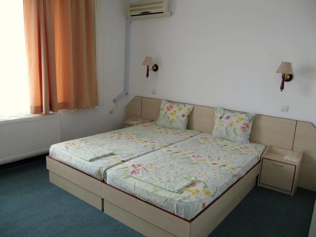 Family Hotel Lipite Tipcsenica Kültér fotó