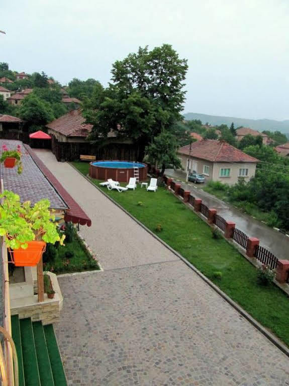 Family Hotel Lipite Tipcsenica Kültér fotó